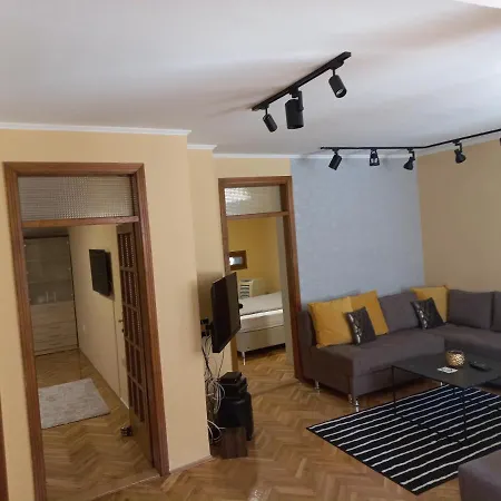 Center Apartment Novi Sad